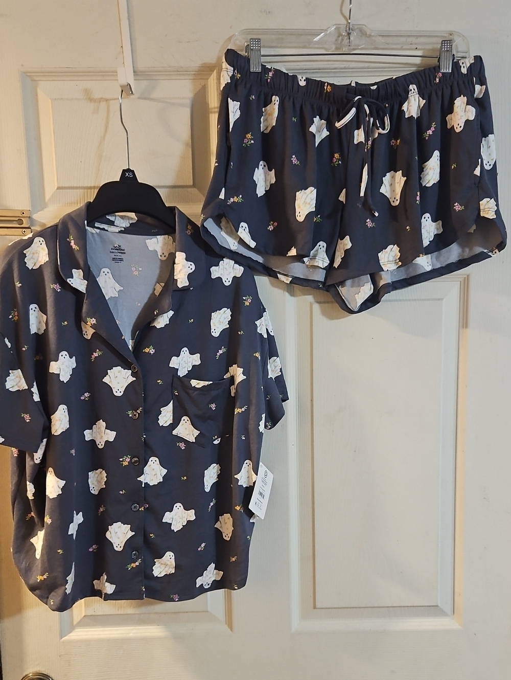 WAY TO CELEBRATE Halloween Notched Top and Shorts Pajama Set: GRAY: NWT:M (8-10)